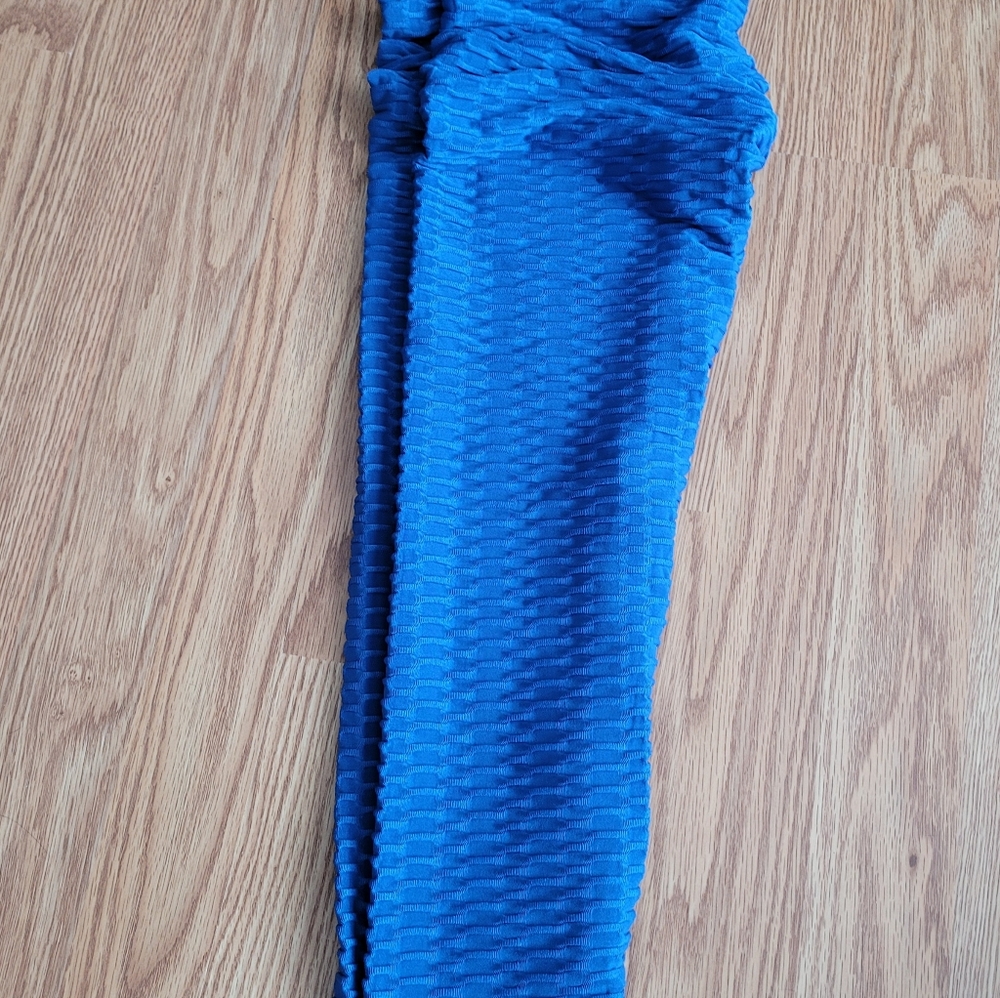 2/$35 Tiktok leggings, brand new